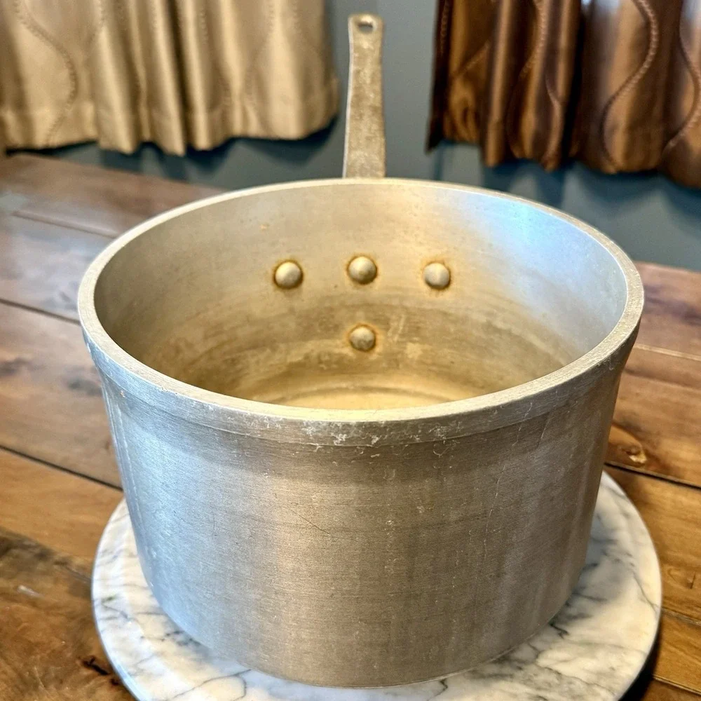 VTG 50s MCM Commercial 4109 Wear-Ever Aluminum Large 6.5 Quarts Pan Handle Pot